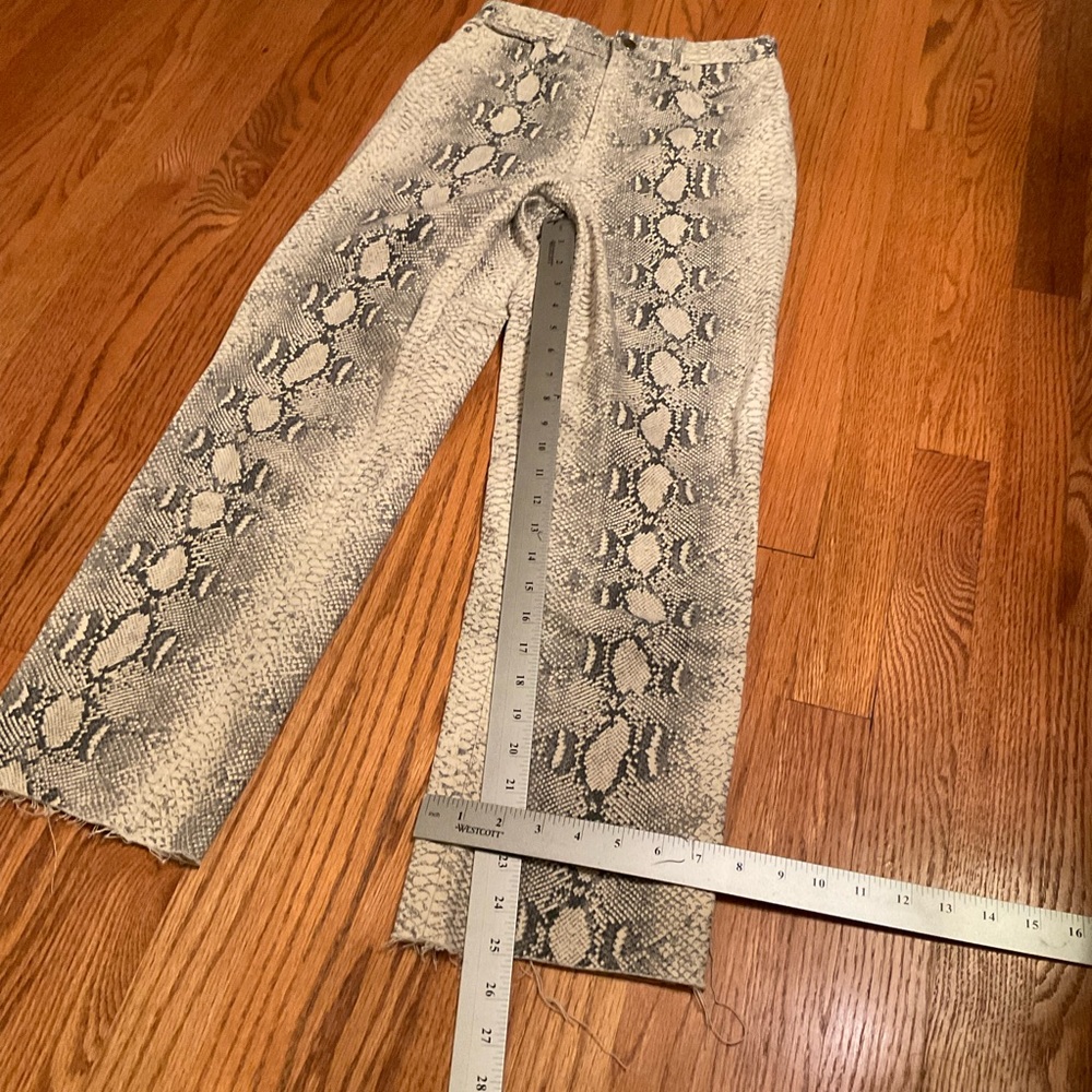 Zara Women Premium Denim Collection Jeans, Grey Snake Print, 5-Pocket, Sz 4 - Picture 15 of 15
